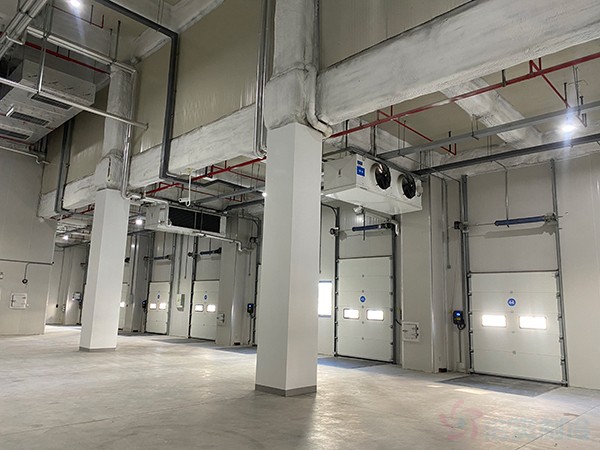 建造食品生產(chǎn)工廠冷藏庫(kù)造價(jià)大概多少錢(qián)一平方米？