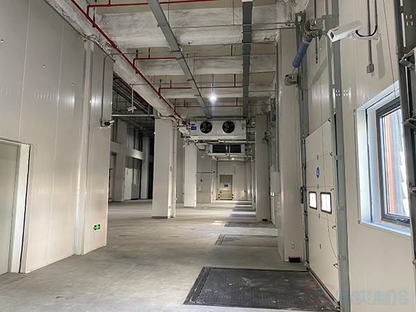 建造食品生產(chǎn)工廠冷藏庫(kù)造價(jià)大概多少錢(qián)一平方米？