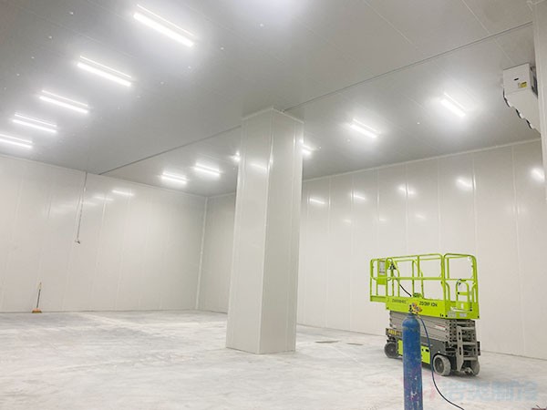 ?；防鋷?kù)建造